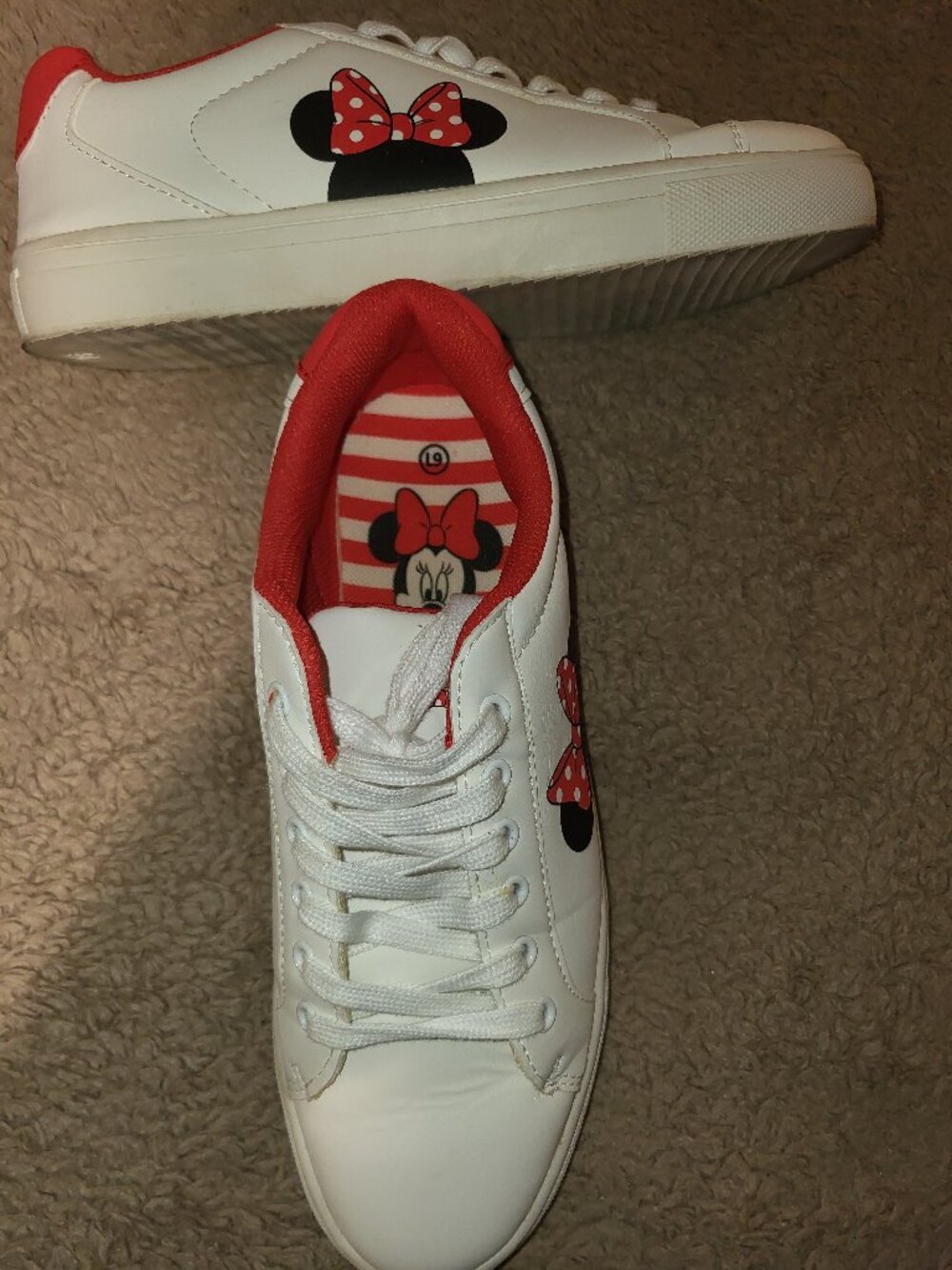 Ladies Minnie Mouse Sneakers Red/White Size 9 Great Condition